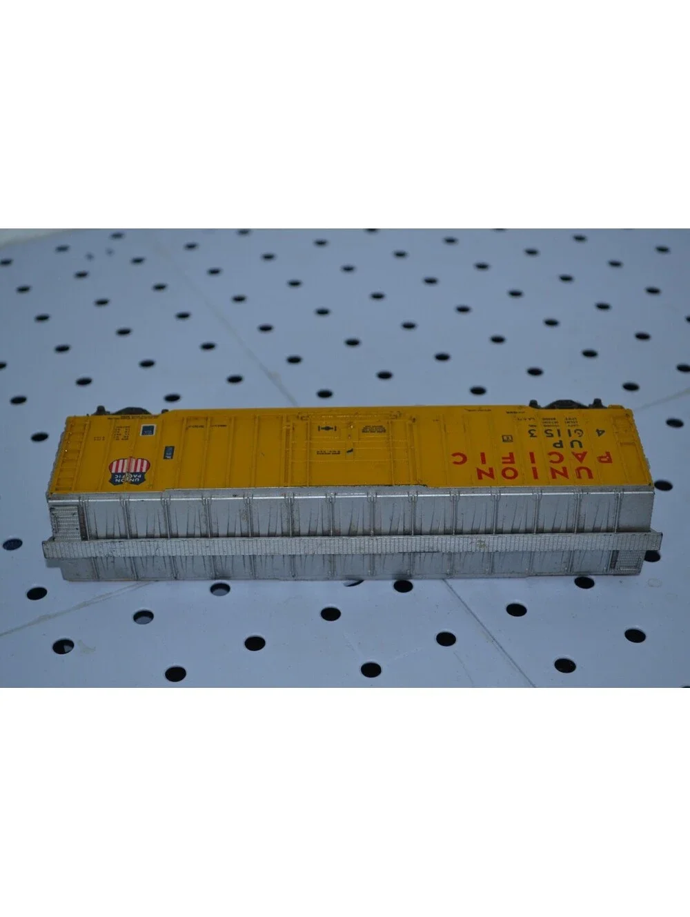 AS IS Athearn HO Scale 50' Union Pacific 461153 Outside Braced Box Car #1342